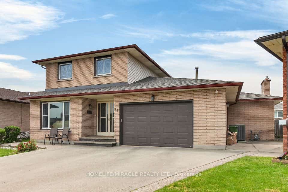 34 Capri Crescent, Hamilton, ON L8E 4J7