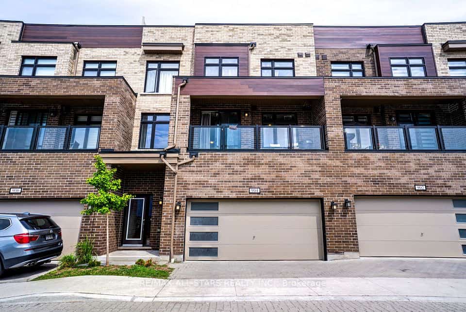1865 Pickering Parkway #904, Pickering, ON L1V 0H2