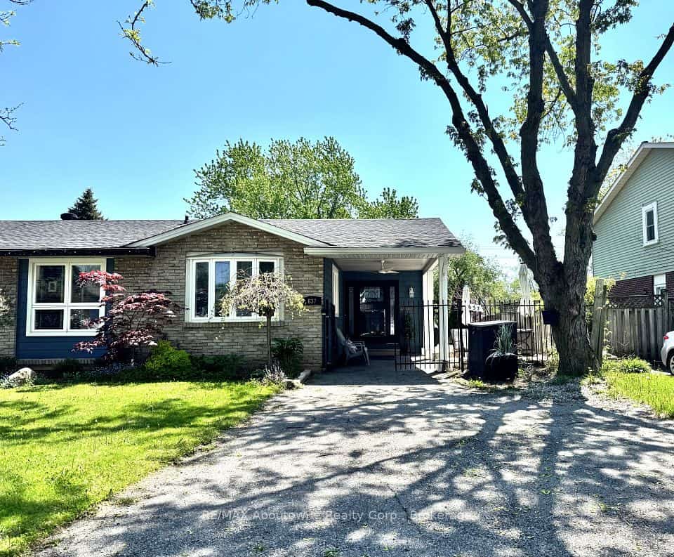 637 Lomond Crescent, Burlington, ON L7L 2N8