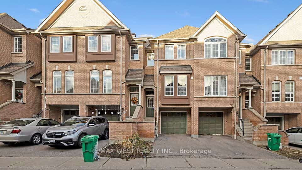 50 Strathaven Drive #75, Mississauga, ON L5R 4E7