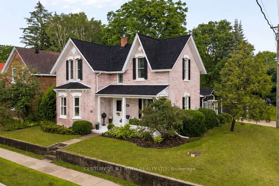 90 Cumberland Street, Barrie, ON L4N 2P7