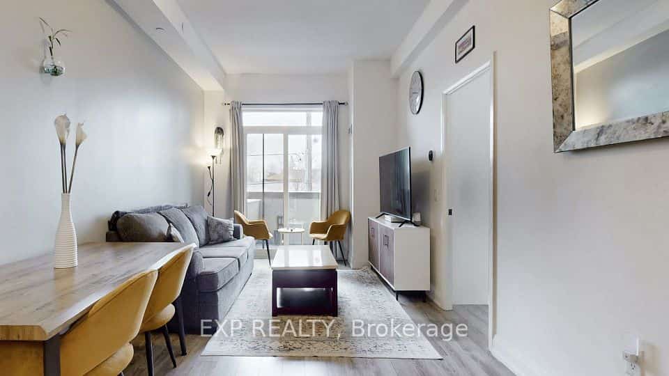 2800 Keele Street #206, Toronto, ON M3M 0B8