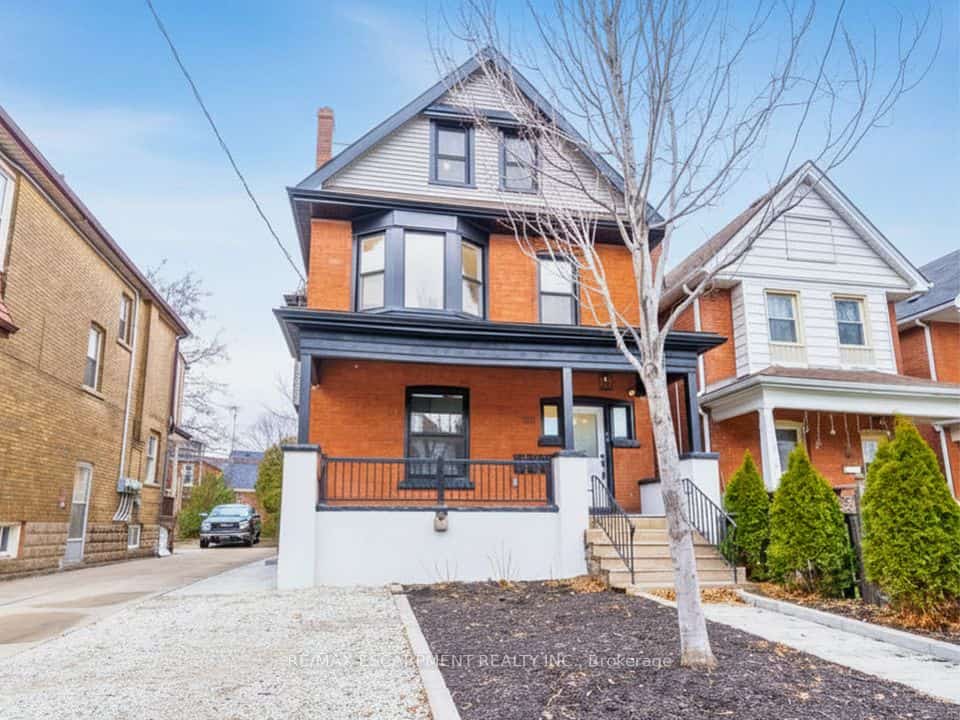 204 Balsam Avenue S, Hamilton, ON L8M 3B8