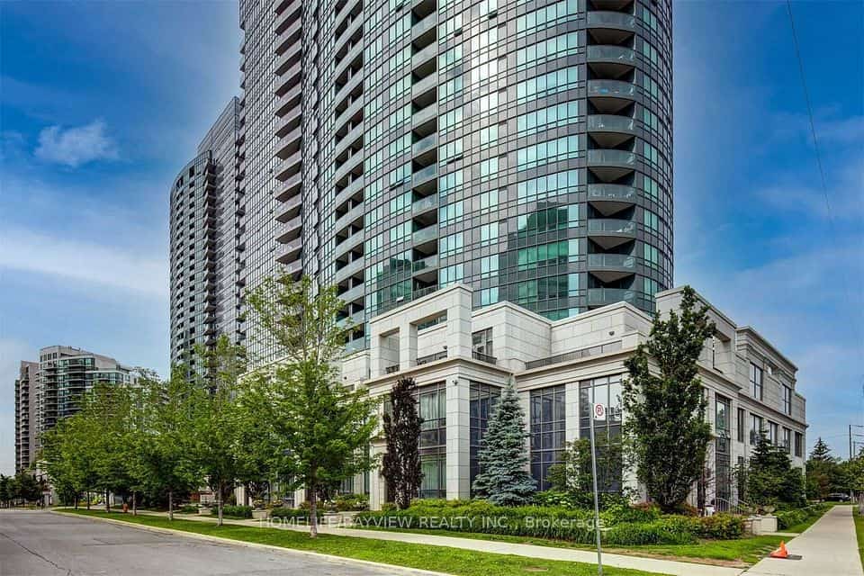 25 Greenview Avenue #715, Toronto, ON M2M 0A5