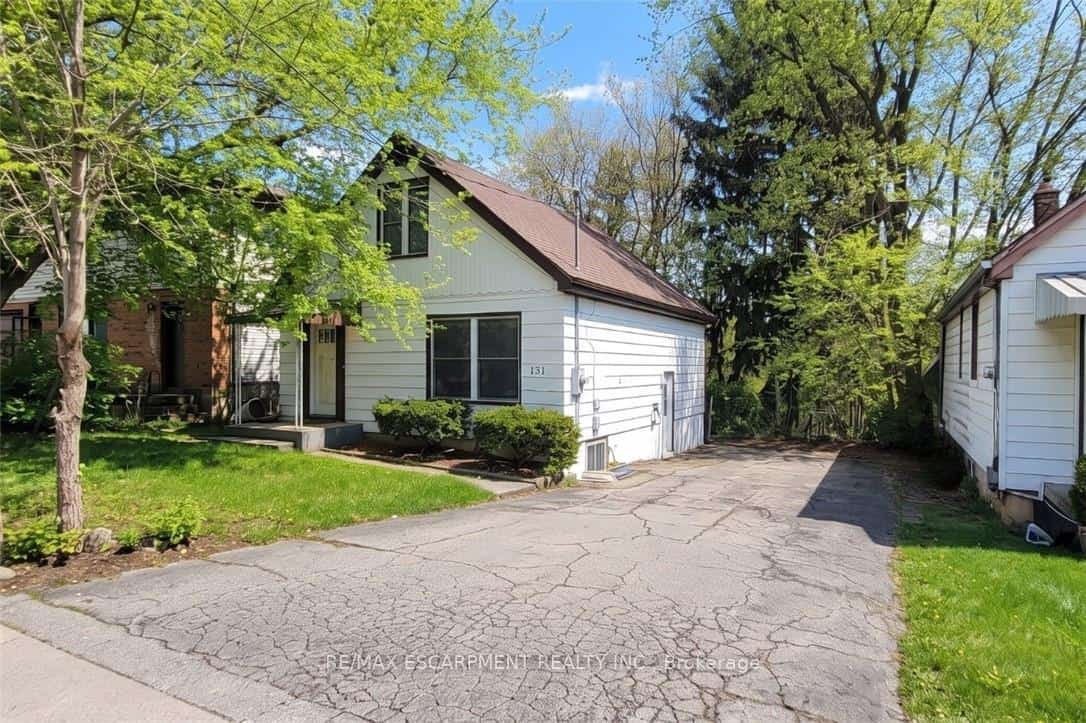 131 Leland Street, Hamilton, ON L8S 3A3