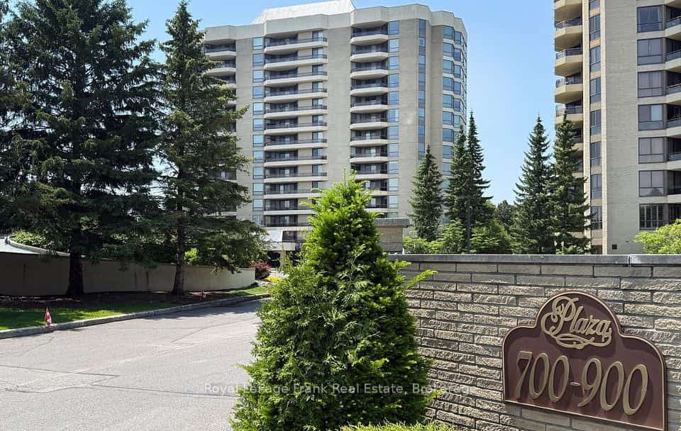700 Wilson Road N #503, Oshawa, ON L1G 7T5