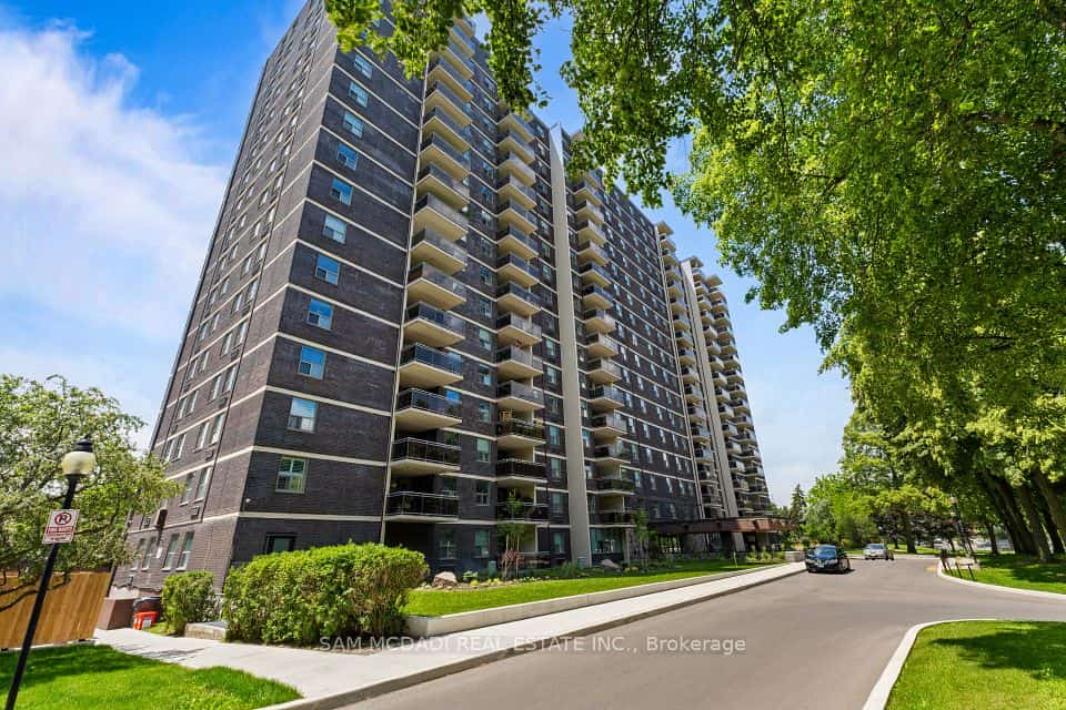 966 Inverhouse Drive #412, Mississauga, ON L5J 4B6