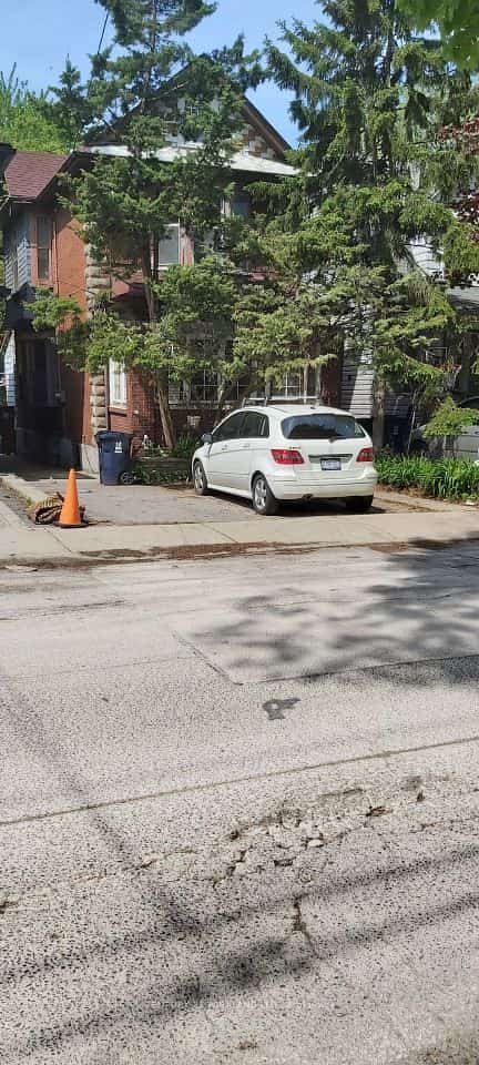 74 Kenilworth Avenue, Toronto, ON M4L 3S5