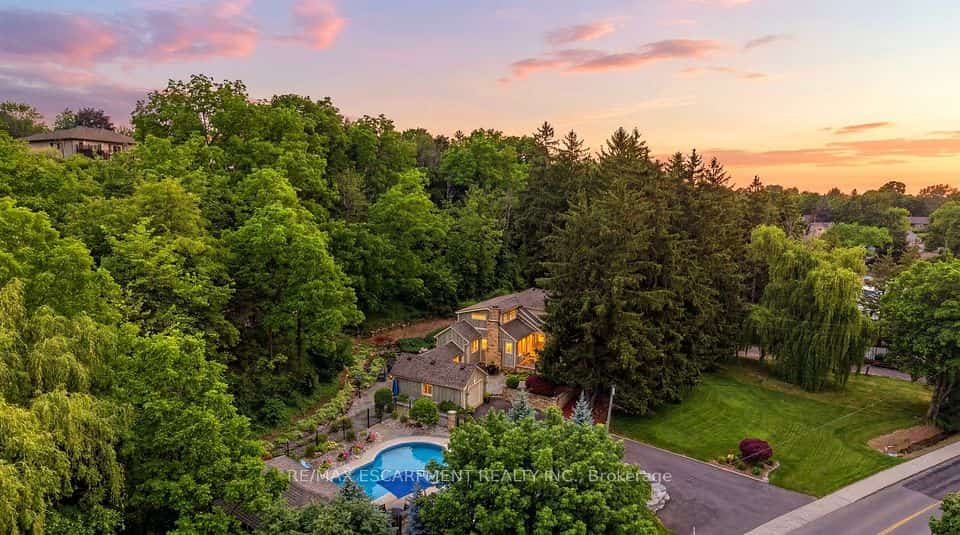44 New Mountain Road, Hamilton, ON L8G 2R7