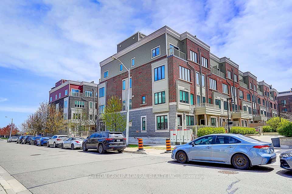 85 Eastwood Park Gardens #18, Toronto, ON M8W 0B9