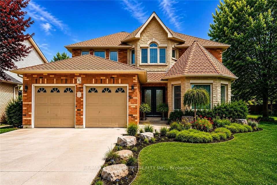 183 Daniels Street, Hamilton, ON L9G 4Y6