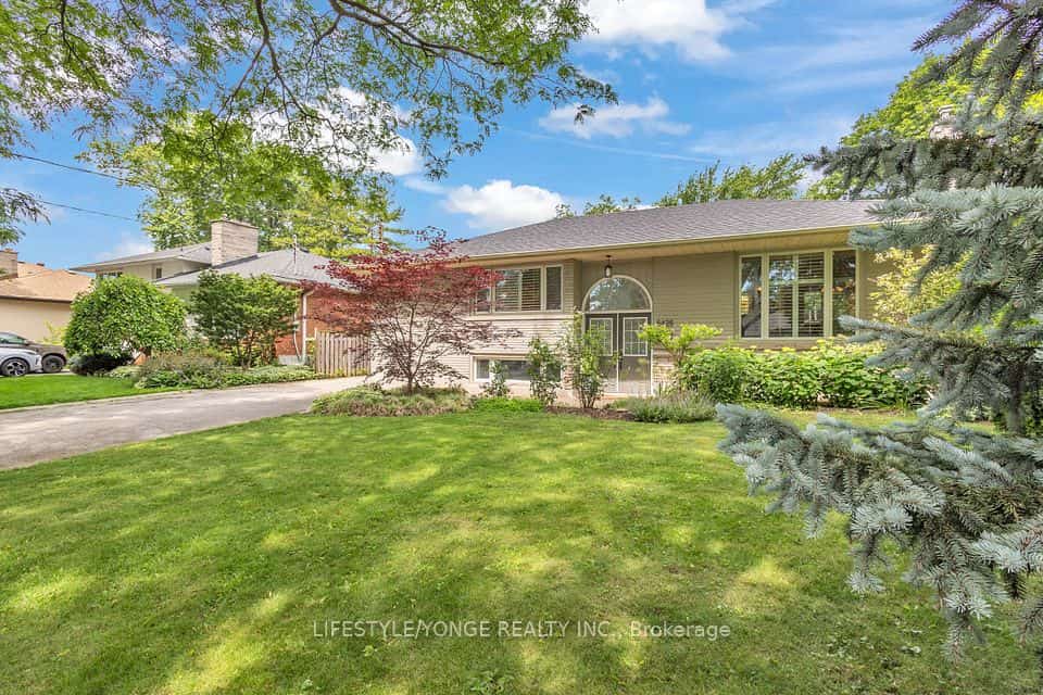 5425 Winston Road, Burlington, ON L7L 3B3