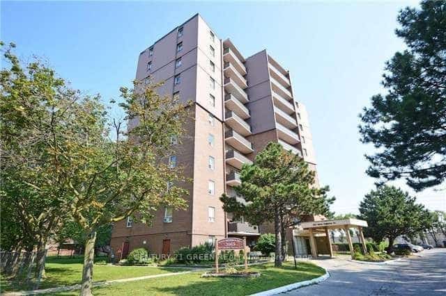 3065 Queen Frederica Drive #902, Mississauga, ON L4Y 3A3