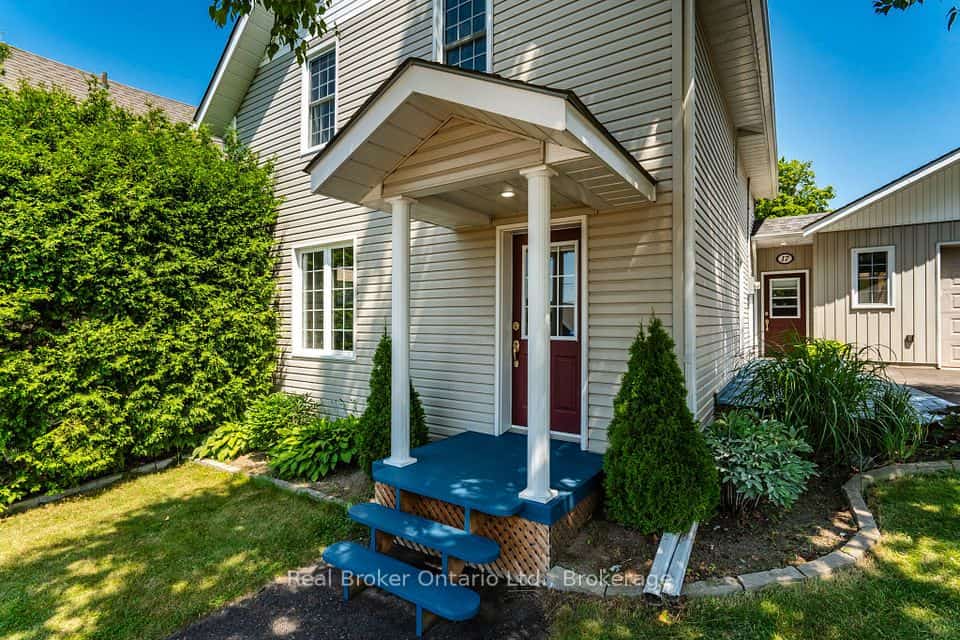 17 Peel Street, Penetanguishene, ON L9M 1A5