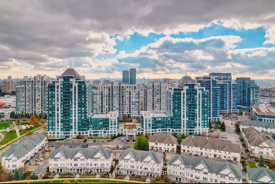 20 North Park Road #804, Vaughan, ON L4J 0G7
