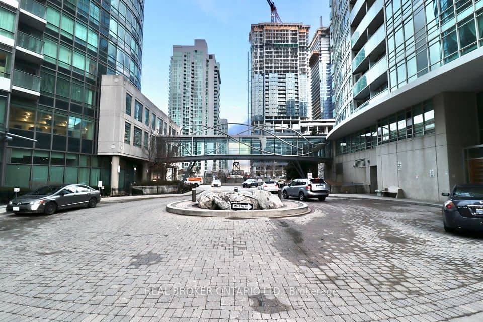 397 Front Street N, Toronto