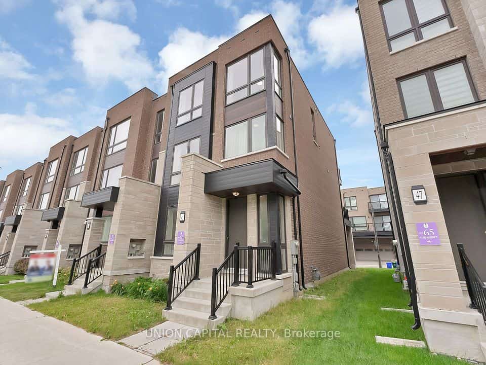 45 Lord Melborne Street, Markham, ON L6C 0Z6