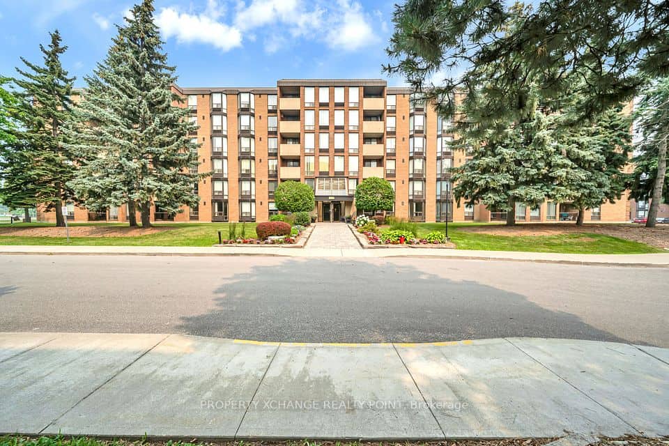 1535 Diefenbaker Court, Pickering