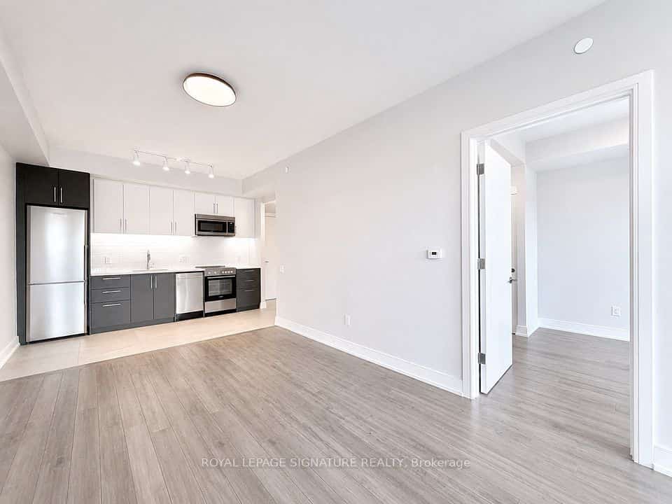 2525 Bathurst Street #508, Toronto, ON M6B 2Y9