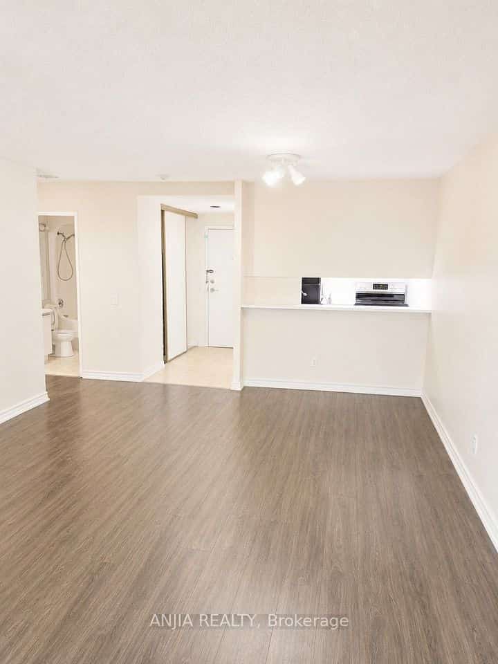 7 Bishop Avenue #2202, Toronto, ON M2M 4J4