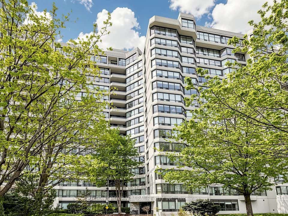 1131 Steeles Avenue, Toronto