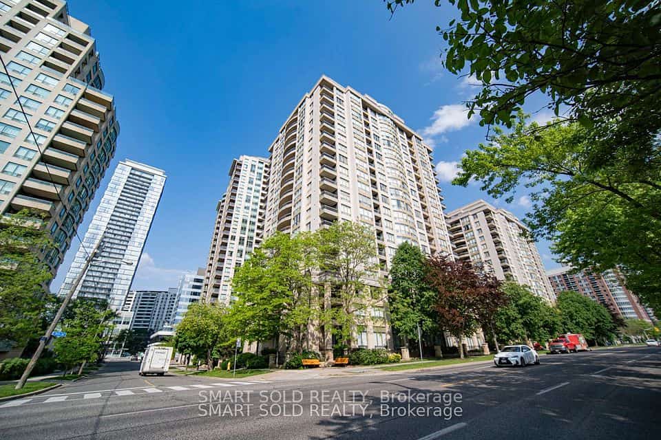 256 Doris Avenue #PH210, Toronto, ON M2N 6X8