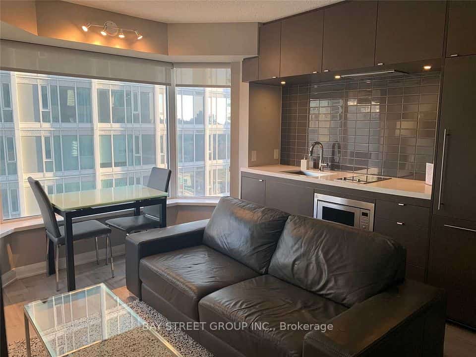 155 Yorkville Avenue #1709, Toronto, ON M5R 1C4