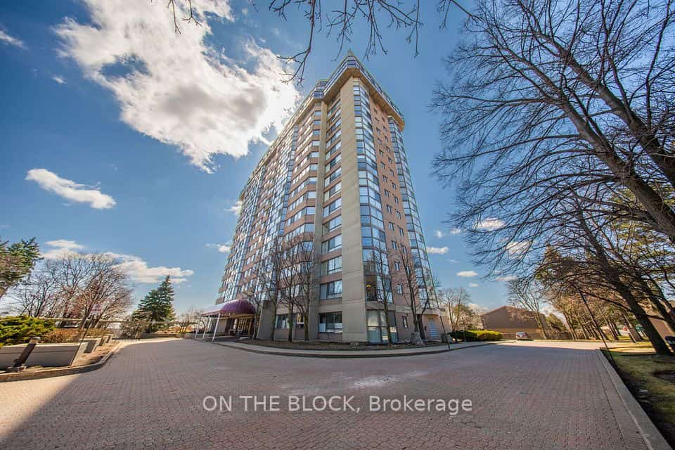 880 Dundas Street W #203, Mississauga, ON L5C 4H3