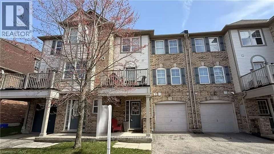 71 Garth Massey Drive #66, Cambridge, ON N1T 2G8