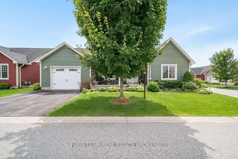 1 Bay Moorings Boulevard, Penetanguishene, ON L9M 1E7