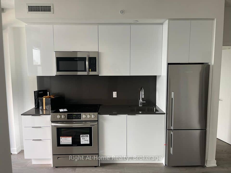2606 25 Richmond Street E, Toronto