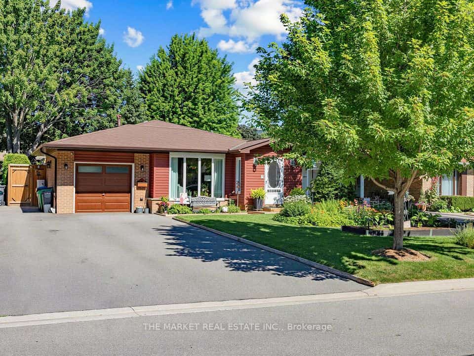 1033 Franconia Drive, Mississauga, ON L4Y 2L6