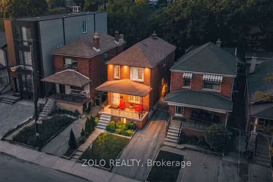 163 Cedric Avenue, Toronto, ON M6C 3X7