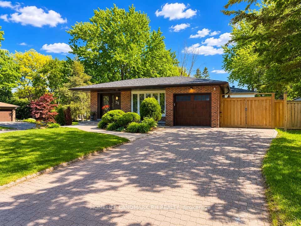 35 Royal Orchard Boulevard, Markham, ON L3T 3C4