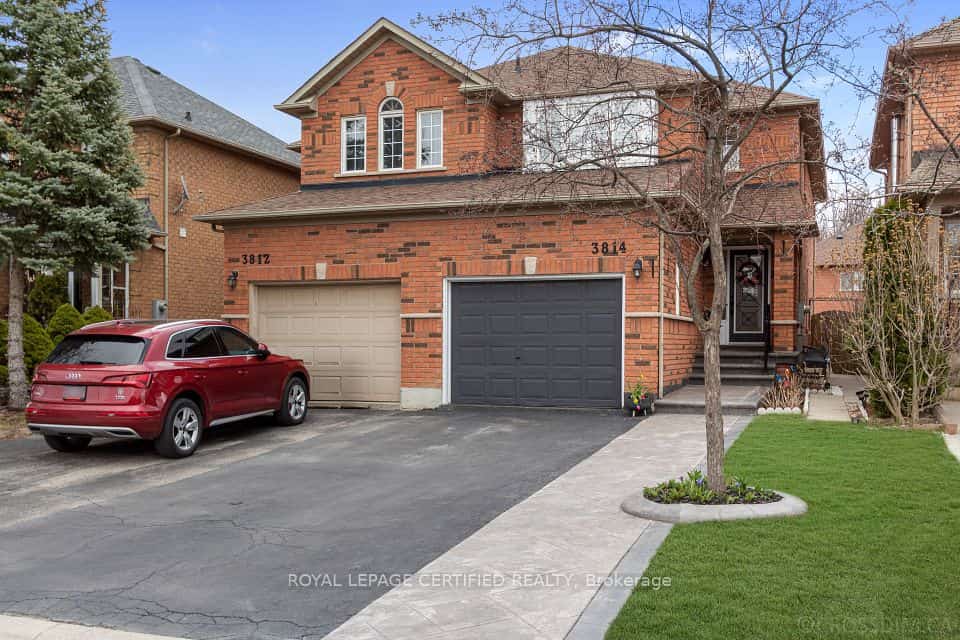3814 Ridgepoint Way, Mississauga, ON L5N 7T7