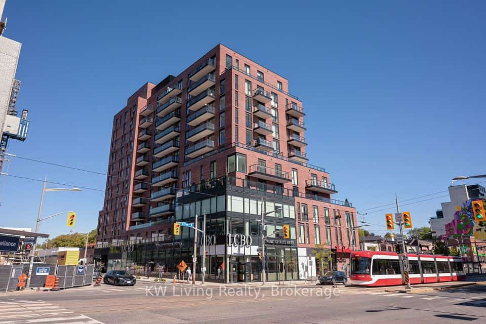 185 Alberta Avenue #303, Toronto, ON M6C 0A5