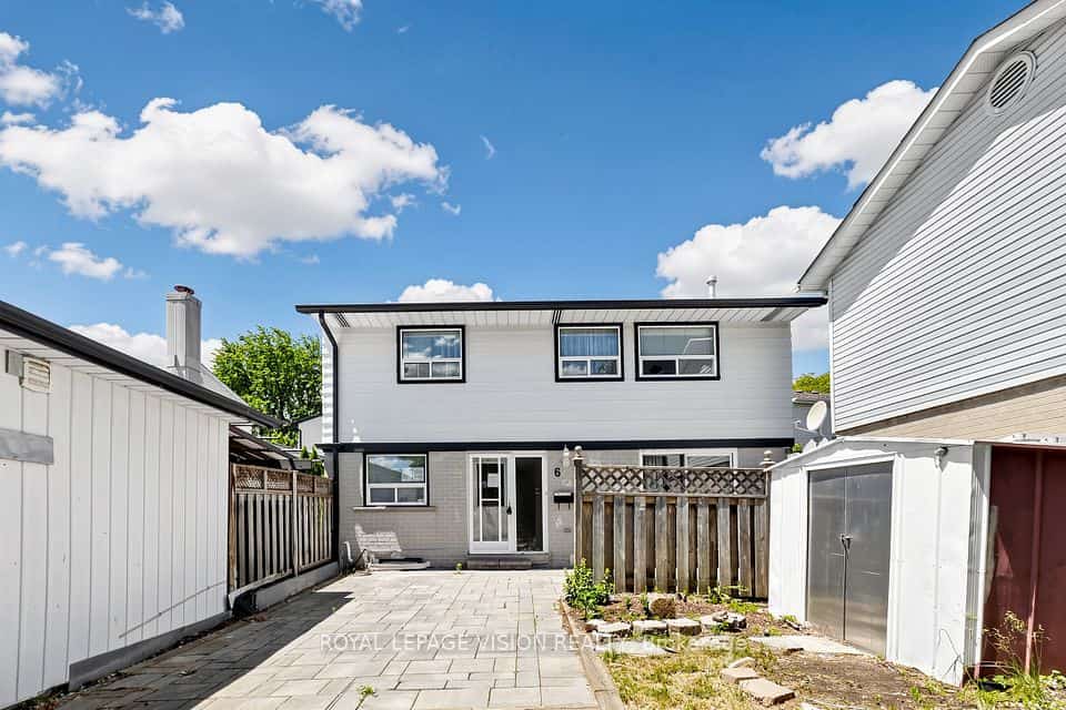6 Hector Court, Brampton, ON L6S 1P1