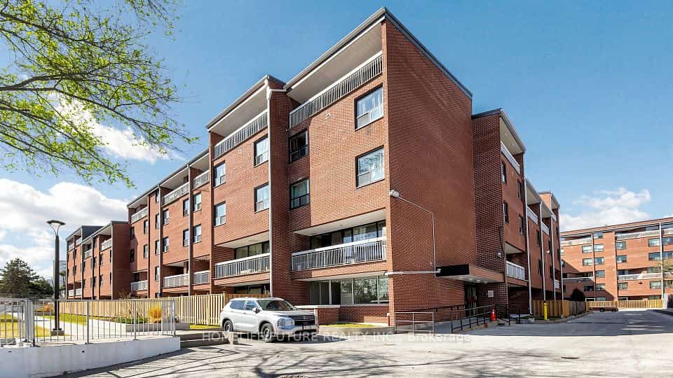 4060 Lawrence Avenue E #204, Toronto, ON M1E 4V4