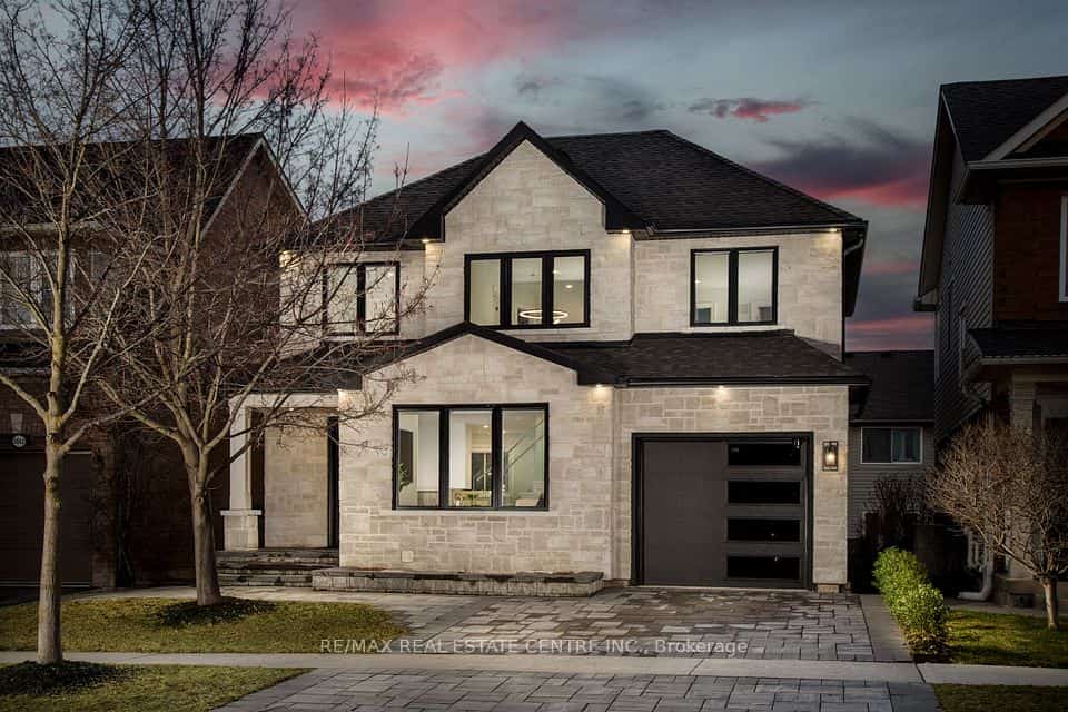5940 Blue Spruce Avenue, Burlington, ON L7L 6T2