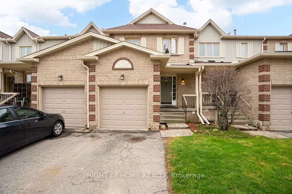 302 College Avenue W #163, Guelph, ON N1G 4T6