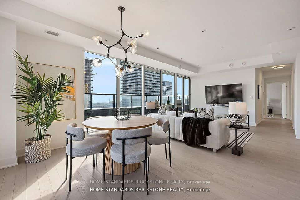 955 Bay Street #3907, Toronto, ON M5S 0C6
