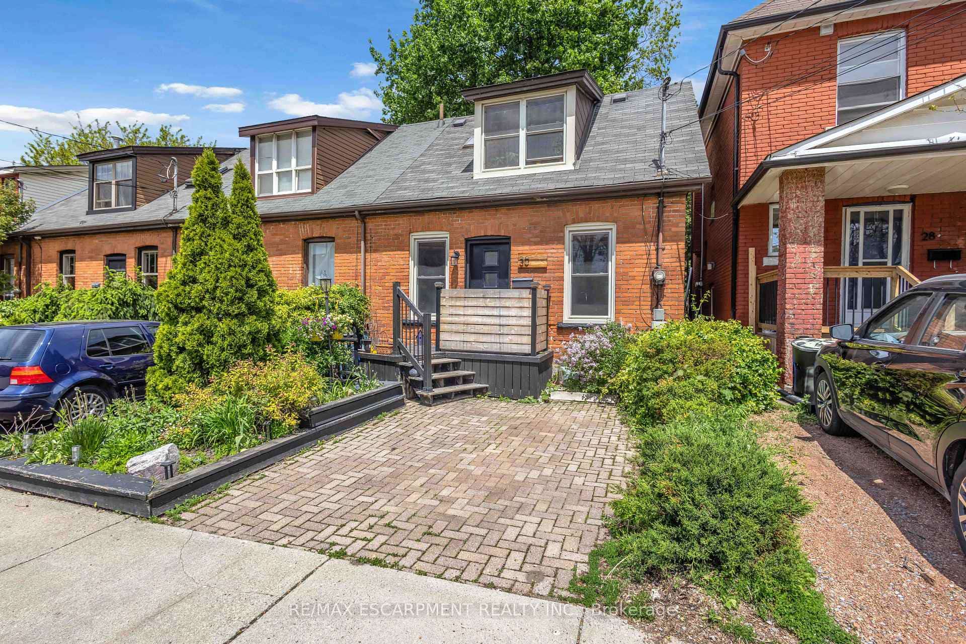 30 Sunset Avenue, Hamilton, ON L8R 1V6
