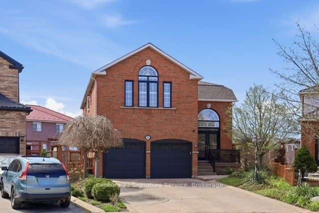 784 Avonshire Court, Mississauga, ON L5V 2P2