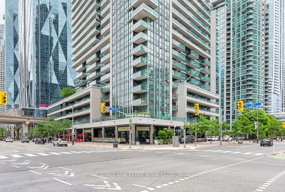 18 Harbour Street #1204, Toronto, ON M5J 2Z6