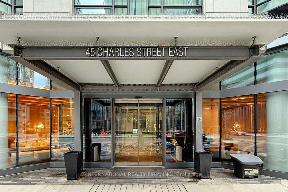 45 Charles Street E #2911, Toronto, ON M4Y 0B8