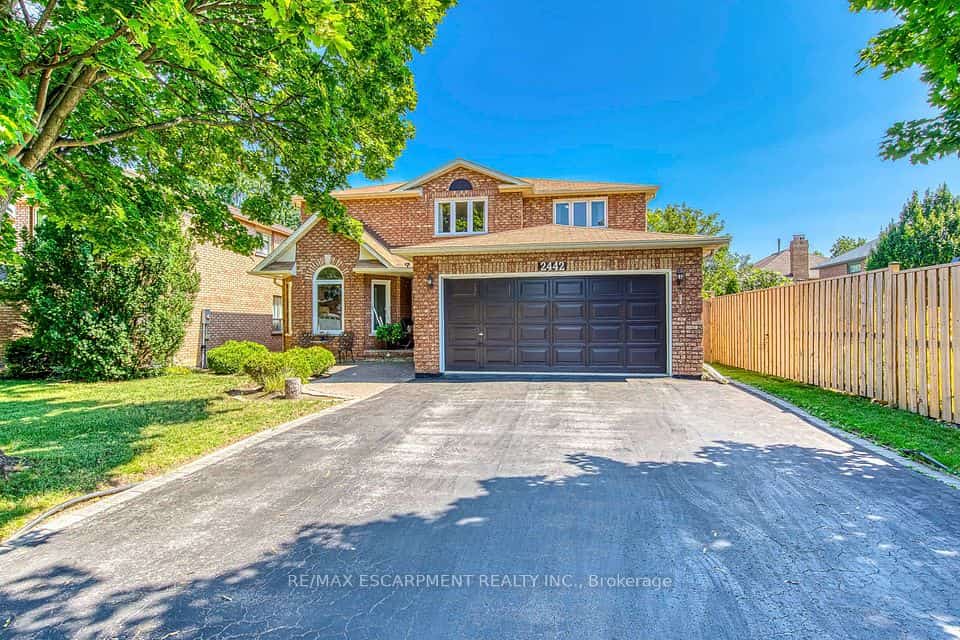 2442 Wynten Way, Oakville, ON L6J 7K9