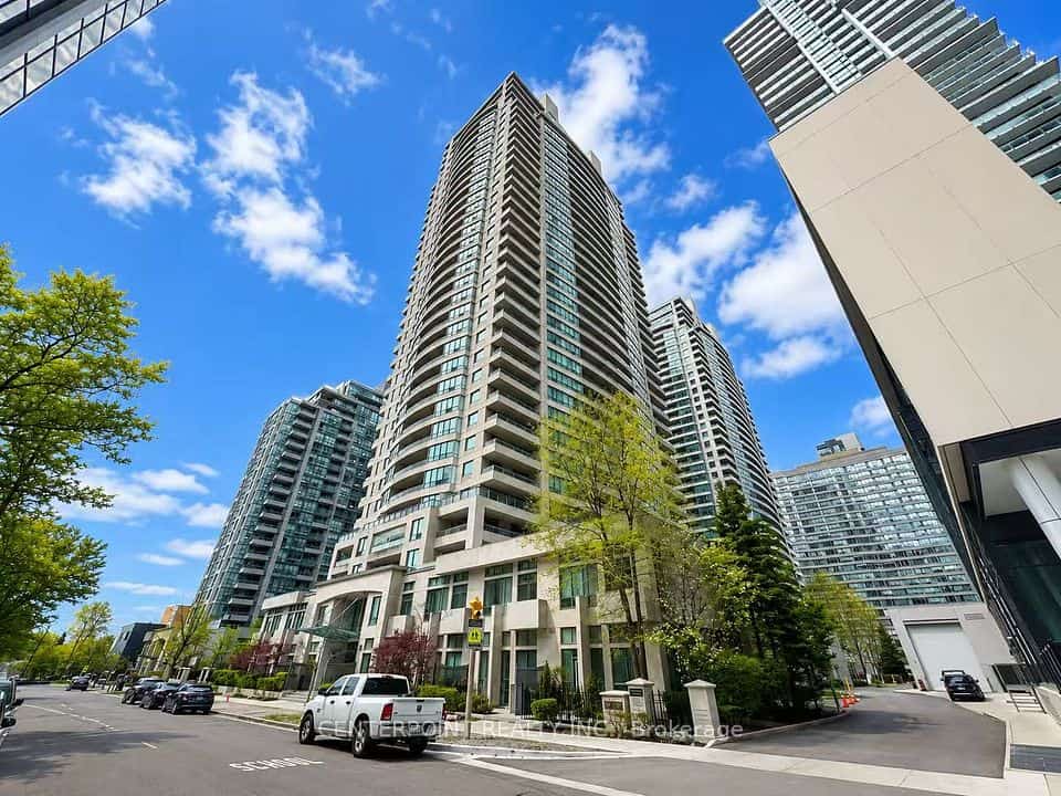 23 Hollywood Avenue #2001, Toronto, ON M2N 7L8