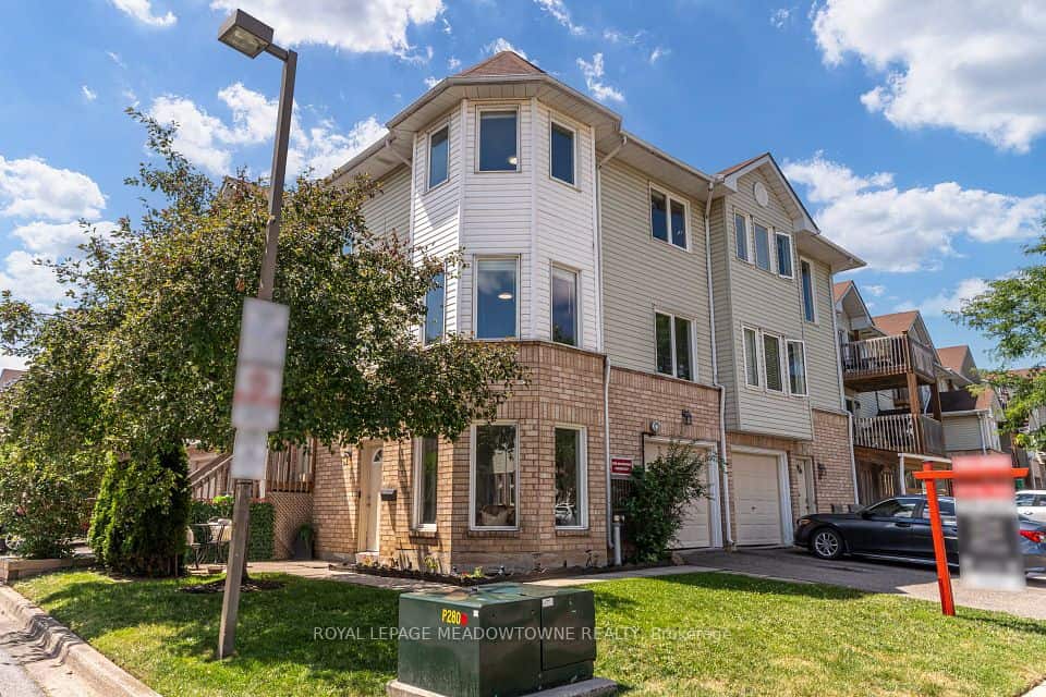 2 Wylie Circle, Halton Hills