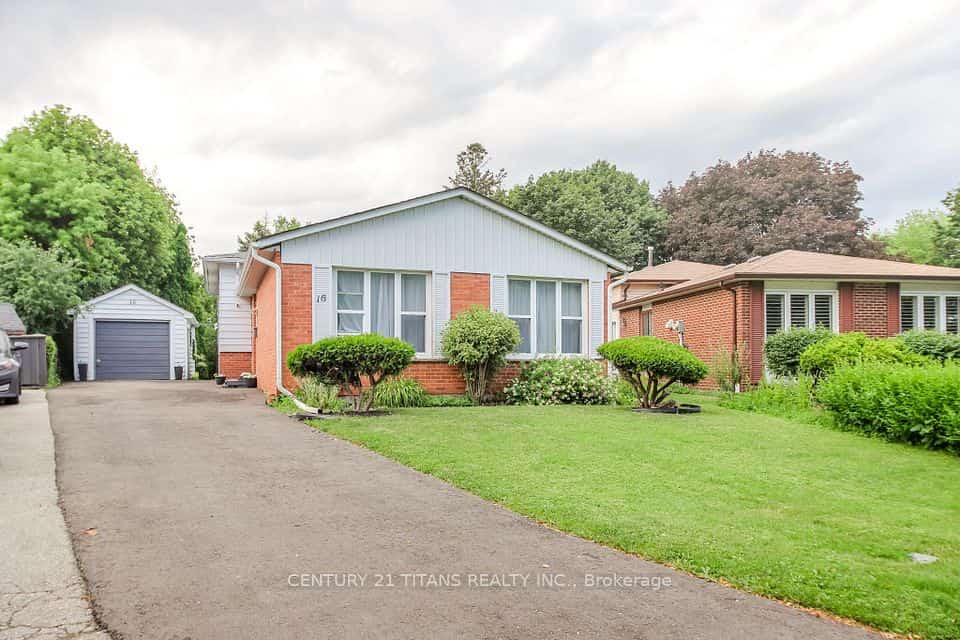 16 Proud Grove, Toronto, ON M1B 1S2