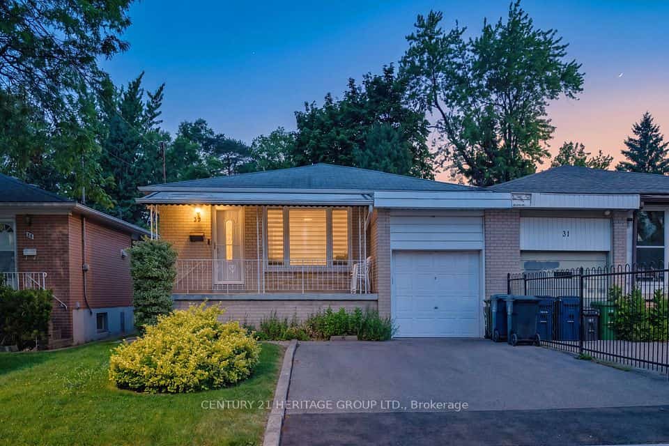 33 Elise Terrace, Toronto, ON M2R 2W9